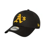 Gorro New Era negro con el logo de los Atléticos de Oakland bordado en amarillo y el logo de la MLB en el lateral.