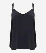 Blusa tipo musculosa de la marca Cortelle, confeccionada en crepé de poliéster. Presenta un diseño básico con escote en V tanto en el frente como en la espalda y breteles finos ajustables.