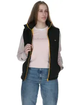 Chaleco acolchado negro con cuello alto, cierre frontal y logo de la marca en el pecho. Cuenta con bolsillos laterales con cierre y diseño funcional con tecnología aislante.
