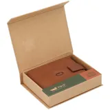 Billetera de cuero marrón RKF, modelo Volante, con cierre de presilla y logo grabado en relieve.