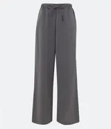Pantalón recto gris de viscosa, con cintura elástica, cordón de ajuste y bolsillos laterales.