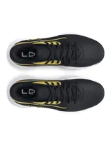 Championes de básquet Under Armour modelo Lockdown 7, con diseño tricolor en blanco, negro y naranja. Presentan una parte superior de malla transpirable con refuerzos de cuero sintético, entresuela de EVA para mayor amortiguación y suela de caucho con patrón de tracción en espiga.