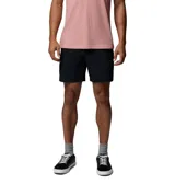 Short negro Columbia modelo Roc Tech Short, de diseño clásico y funcional, con trabillas para cinturón y múltiples bolsillos.