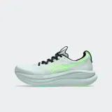 Championes de running Asics modelo Gel Nimbus 28, color negro. Presentan una entresuela con tecnología FF BLAST PLUS y PureGEL para una amortiguación superior, con capellada de tejido de punto técnico.