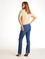 Remera de modal marca Philosophy, con diseño de cuello volcado y mangas cortas.