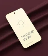 Remera deportiva masculina color bordó con tecnología Dry, cuello redondo, mangas cortas y detalle laser cut para mayor transpirabilidad. Confeccionada en poliéster y elastano, ofrece un toque suave y elasticidad para libertad de movimientos.