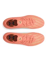 Championes de fútbol Under Armour Magnetico Pro 4 FG, color naranja con suela y detalles en verde lima. Presentan tecnología UA Clone en la parte superior para un ajuste personalizado, impresión 3D para mayor control y cuello de punto tipo calcetín.