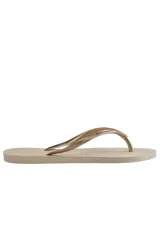 Ojotas de mujer Havaianas modelo Slim Lisa, color negro, con tiras finas texturizadas.