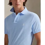 Remera polo de algodón color rosado, corte Custom Slim Fit, manga corta y cuello con botones. Cuenta con el logo bordado en el pecho.
