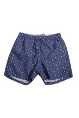 Short de baño con estampado de hojas lineales en tono rosado, cuenta con cintura elástica ajustable mediante cordón, bolsillos laterales y un bolsillo trasero. Incluye suspensor interno y logo bordado.