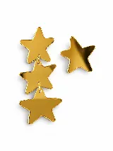 Par de aros asimétricos colgantes de acrílico espejado dorado con diseño de estrellas. Un lado cuenta con tres estrellas unidas en cadena y el otro con una sola estrella.