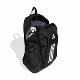 Mochila deportiva Adidas Power VIII en color negro, con diseño ergonómico, compartimento principal con cierre, bolsillos laterales y las icónicas tres tiras blancas verticales en el frente junto al logo de la marca.