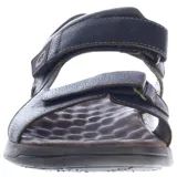 Sandalias de cuero marrón con diseño ergonómico, ajuste mediante tiras con velcro y suela de goma antideslizante.