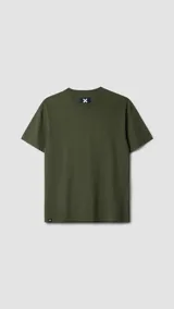 Remera verde militar de corte holgado con logo bordado en el pecho.