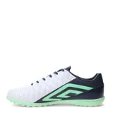 Championes de fútbol Umbro modelo Nexus TF, color blanco con detalles en azul marino y verde menta. Presentan un diseño acolchado en la parte superior y suela multitaco diseñada para césped sintético.