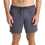 Short de baño Roark modelo Shorey, color gris oscuro, con cintura elástica y cordón de ajuste ajustable.