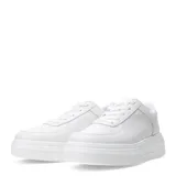 Championes urbanos de plataforma Miss Carol, color blanco, con diseño de cordones y perforaciones decorativas en los laterales y la puntera.