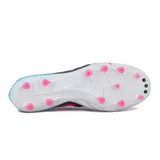 Championes de fútbol Diadora Brasil Elite Veloce, color blanco con detalles en negro, celeste y rosa.