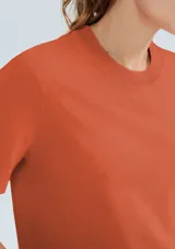 Camiseta verde de algodón de corte recto y mangas cortas.