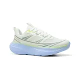 Championes deportivos American Sport modelo Brennan, en color blanco con suela chunky celeste y detalles en amarillo flúor y gris. Cuentan con capellada de malla transpirable y tecnología Memory Foam.