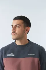 Buzo de algodón para hombre, color gris y blanco, de manga larga, con logo y arte estampado.