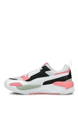 Championes deportivos Puma X-Ray, diseño multicolor que combina negro, gris, blanco, turquesa, amarillo y violeta.