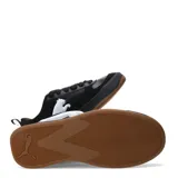 Championes Puma modelo Park Lifestyle II Cat de hombre, color negro con detalles en blanco y suela de goma marrón. Presentan diseño de skater con el logotipo grande de Puma en color blanco en el lateral, puntera de gamuza y cordones negros.
