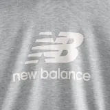 Canguro gris con capucha, cordones ajustables, bolsillo tipo canguro y logo de New Balance estampado en el pecho.