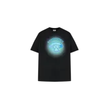 Remera negra de manga corta con estampado frontal de un hongo brillante estilo aerógrafo y el texto 'Casablanca' en la parte superior.