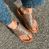 Sandalias marrones de cuero vacuno con plataforma.