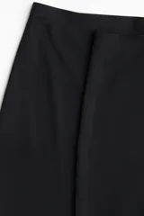 Pack de dos culottes de tiro alto confeccionados en punto elástico supersuave, con diseño liso y ajuste ceñido.
