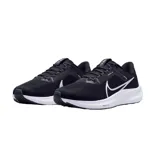Championes de running Nike Pegasus 40 para hombre, color blanco con detalles en negro, verde neón y azul. Presentan un diseño de malla transpirable, logo Swoosh negro y mediasuela con tecnología Air Zoom.