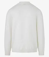 Su ter de punto color blanco de la marca Marfinno, con cuello redondo, manga larga y diseño texturizado en zigzag.