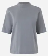 Blusa de algodón con cuello alto y mangas cortas hasta el codo, de corte ajustado y diseño liso.