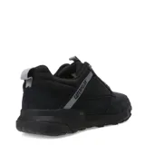 Championes Caterpillar modelo Hex Ready Low Mesh, color negro con cordones grises. Presenta un diseño robusto con paneles de malla y refuerzos de gamuza, suela de goma con relieve y logo de la marca en el lateral.
