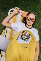 Collar de cuentas esféricas de color negro brillante con acabado pulido.