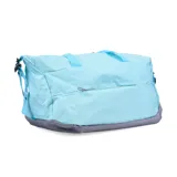 Bolso deportivo azul con logo de Umbro estampado en blanco.