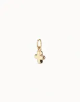 Dije charm con forma de cruz minimalista, bañado en plata. Compatible con pulseras y collares. Diseño unisex.