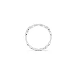 Anillo de banda plateada con hilera de piedras blancas talla marquise.