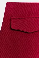 Pantalón de tiro medio y corte ancho, confeccionado en hilatura de algodón, con cintura elástica.