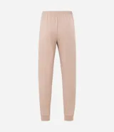 Pijama para hombre compuesto por una remera de manga corta con cuello redondo y estampado de rayas horizontales finas, y un pantalón largo liso con cintura elástica.