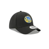 Gorra New Era modelo 39Thirty de los Golden State Warriors, color negro con logo del equipo bordado en el frente. Diseño stretch con visera precurvada y corona estructurada.
