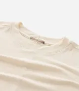 Blusa tipo muscle tee de Ashua, confeccionada en tejido ribana con textura acanalada, cuello redondo y diseño sin mangas.