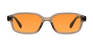 Lentes de sol con silueta rectangular, montura gruesa color camel y cristales naranjas.
