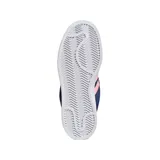 Championes Adidas Campus 00S W, color azul marino con detalles en rosa. Presentan capellada de gamuza, las tres franjas icónicas en rosa, forro interior en rosa y suela de goma blanca gruesa. El nombre "CAMPUS" está estampado en dorado en el lateral.