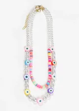 Collar doble con cadena de perlas sintéticas y cadena de mostacillas de colores.