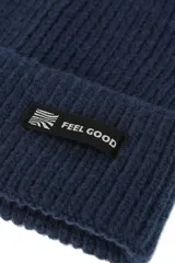 Gorro tipo beanie de tejido acanalado en color negro, con etiqueta frontal de la marca Feel Good.