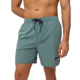 Short de baño Rusty Quijote color verde con cordón ajustable en la cintura y logo de la marca en la pierna derecha.