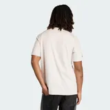 Remera de algodón con cuello redondo y ajuste clásico. Presenta estampado frontal con el logo de Audi y Revolut F1 Team, además de las icónicas tres tiras de Adidas en las mangas.