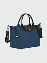 Bolso tipo tote pequeño Longchamp modelo Le Pliage Energy S, color borgoña, con asas superiores y correa ajustable para hombro/cruzado en negro. La solapa y las asas son de cuero negro texturizado.